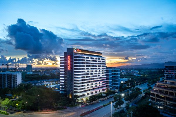 樂東九所泊云華美達安可酒店